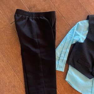 Dockers 3 piece outfit size 18 months boys long sleeve